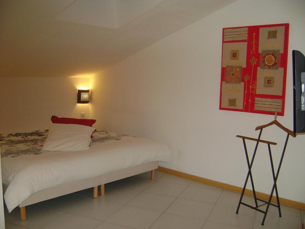 Hotel Le Richevaux Neufchâteau Habitación foto